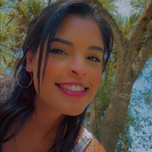 Meet your Posher, Nilsa